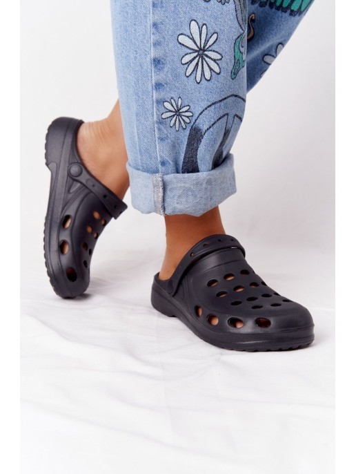 Moteriškos šlepetės, juodos putplasčio EVA taškai Moteriškos šlepetės, juodos putplasčio EVA taškai