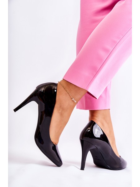 Classic Lacquered Studs Black Magically