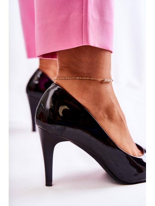 Classic Lacquered Studs Black Magically Classic Lacquered Studs Black Magically