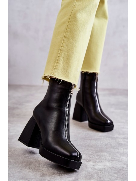 Women's Boots On Chunky Heels With A Zipper Black Carrera