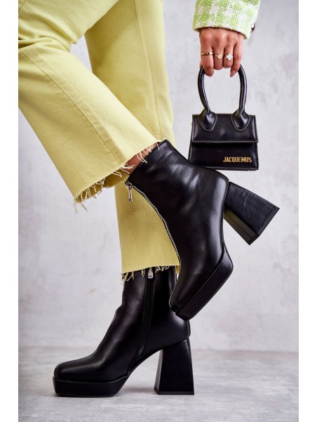 Women's Boots On Chunky Heels With A Zipper Black Carrera