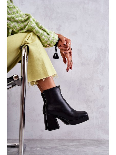 Women's Boots On Chunky Heels With A Zipper Black Carrera