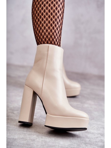 Smooth Leather Booties On A Bar Beige Kaysa
