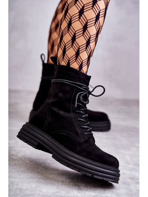 Moteriški zomšiniai batai, surišti juodai Afra