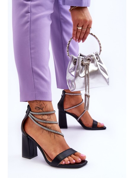 Madingi sandalai su cirkonio juoda karma