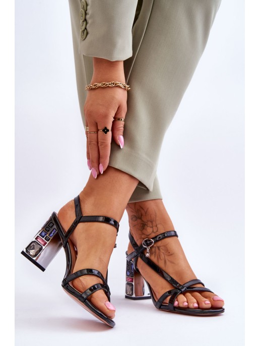 Lacquered Sandals On A Decorative Heel D&A CR-232 Black Lacquered Sandals On A Decorative Heel D&A CR-232 Black