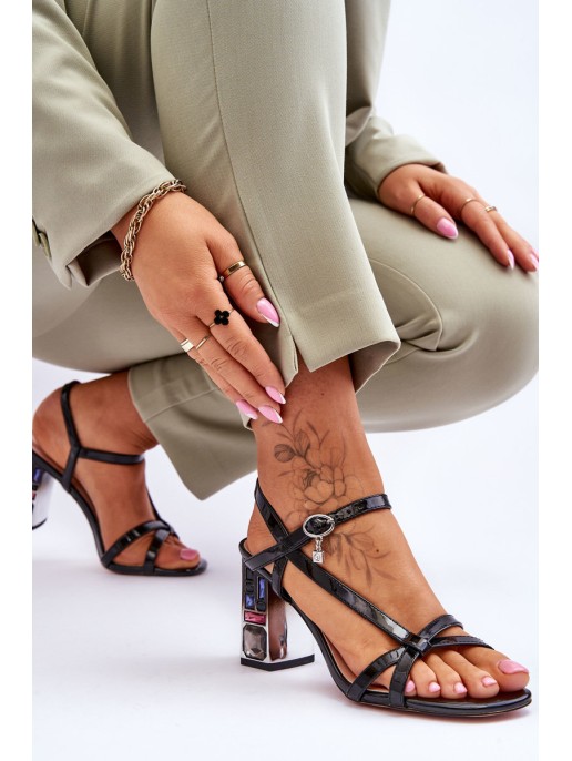 Lacquered Sandals On A Decorative Heel D&A CR-232 Black Lacquered Sandals On A Decorative Heel D&A CR-232 Black