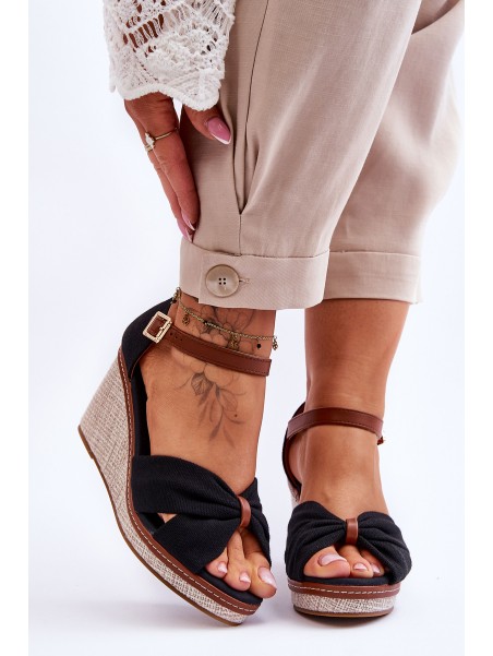 Moteriški sandalai su pleištiniais juodais Daphne