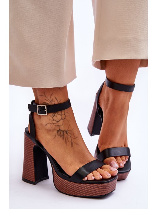 Leather Sandals On A Chunky Black Marina Platform