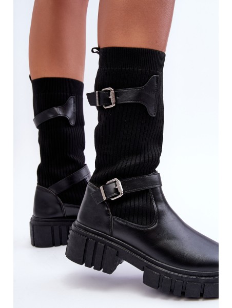 Moteriški kulkšnies batai su juodomis kojinėmis