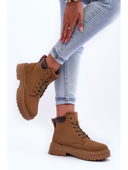 Moteriški dygsniuoti batai su pamušalu Corbin tamsiai smėlio spalvos Moteriški dygsniuoti batai su pamušalu Corbin tamsiai smėlio spalvos