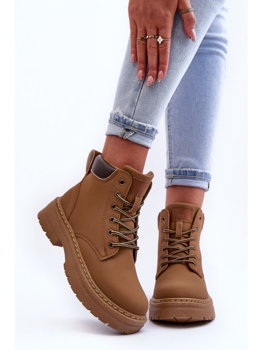 Moteriški dygsniuoti batai su pamušalu Corbin tamsiai smėlio spalvos Moteriški dygsniuoti batai su pamušalu Corbin tamsiai smėlio spalvos