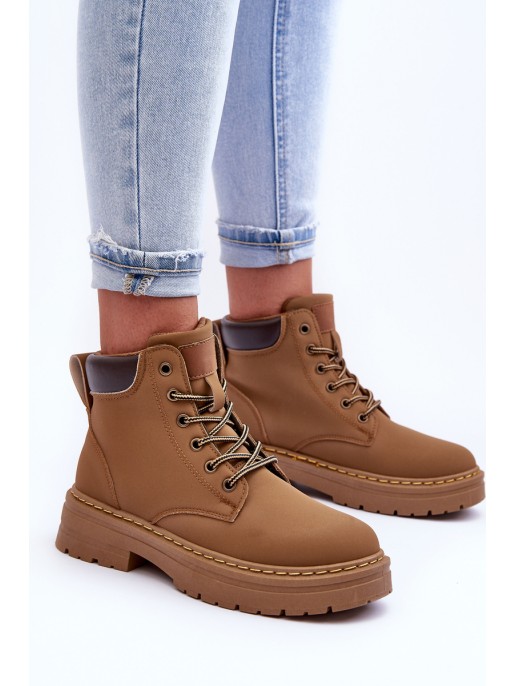 Moteriški dygsniuoti batai su pamušalu Corbin tamsiai smėlio spalvos Moteriški dygsniuoti batai su pamušalu Corbin tamsiai smėlio spalvos
