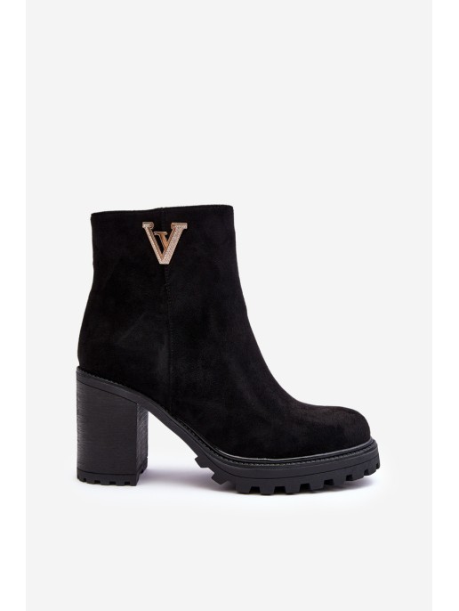 Moteriški zomšiniai batai ant kulno su dekoracija, juodi stiprūs