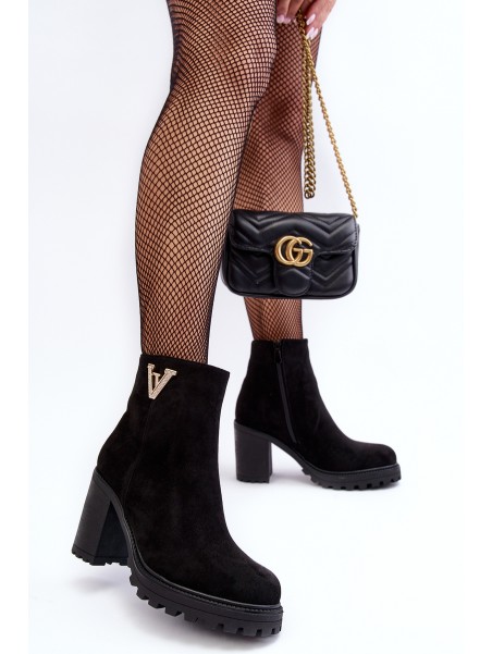 Moteriški zomšiniai batai ant kulno su dekoracija, juodi stiprūs