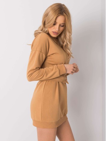 Sukienka-RV-SK-6179.09-camelowy 2