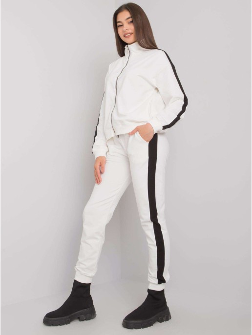 Laisvalaikio kostiumas-RV-KMPL-6769.19-baltas Laisvalaikio kostiumas-RV-KMPL-6769.19-baltas