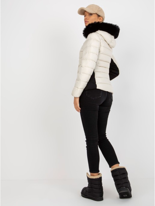 Striukė-NM-KR-BS-202.44P-šviesiai smėlio spalvos Striukė-NM-KR-BS-202.44P-šviesiai smėlio spalvos