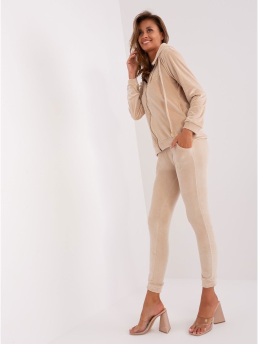 Laisvalaikio kostiumas-RV-KMPL-6084.92P-šviesiai smėlio spalvos Laisvalaikio kostiumas-RV-KMPL-6084.92P-šviesiai smėlio spalvos