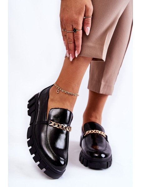 Lacquered shoes with a chain Black Anne