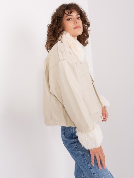 Striukė-NM-KR-DA-0831.99P-šviesiai smėlio spalvos Striukė-NM-KR-DA-0831.99P-šviesiai smėlio spalvos