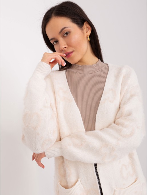 Megztinis-AT-SW-23401-A.39-šviesiai smėlio spalvos