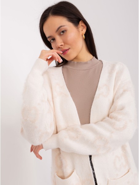 Megztinis-AT-SW-23401-A.39-šviesiai smėlio spalvos