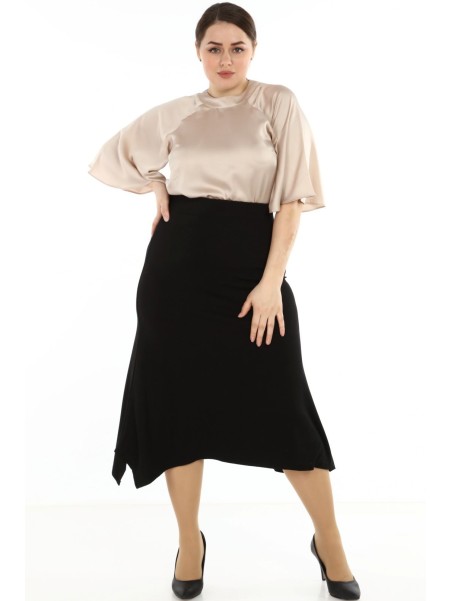 Расклешенная черная юбка