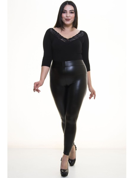 Mustad kunstnahast püksid