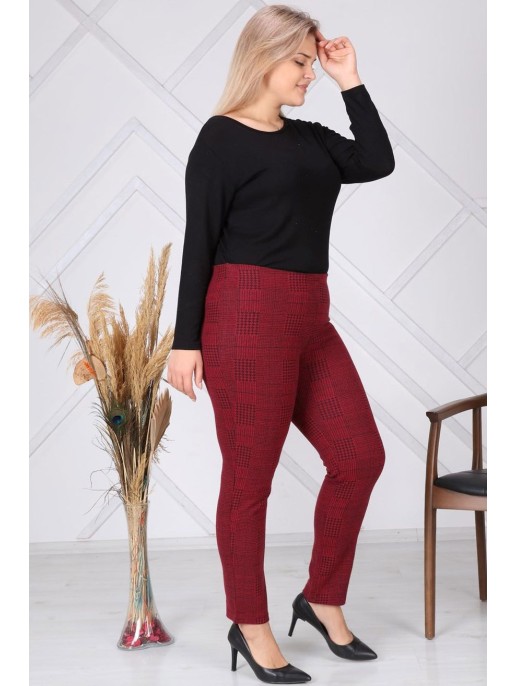 Узкие темно-красные брюки женские. Узкие темно-красные брюки женские.