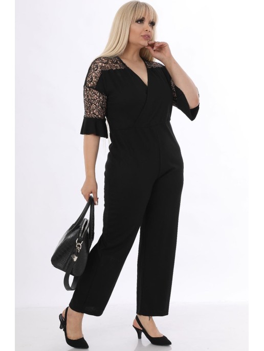 Juodas kombinezonas su nėriniais Juodas kombinezonas su nėriniais