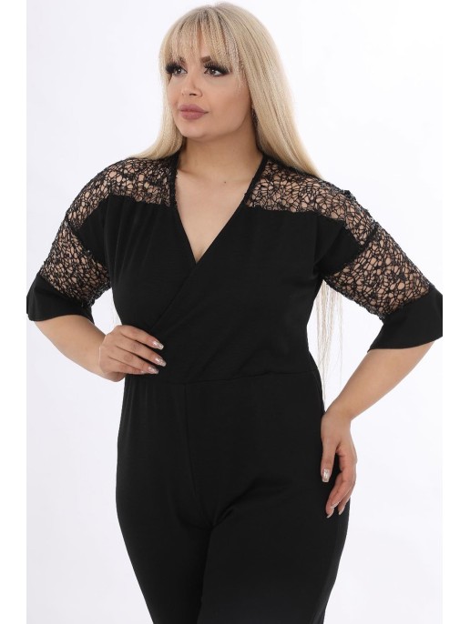 Melns kombinezons ar mežģīnēm Melns kombinezons ar mežģīnēm