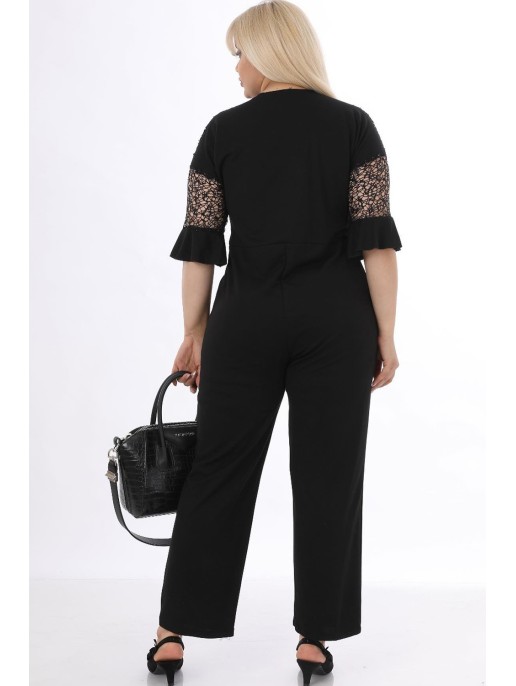 Juodas kombinezonas su nėriniais Juodas kombinezonas su nėriniais