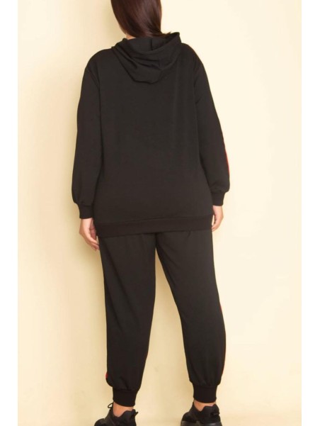 Черно-красный спортивный костюм