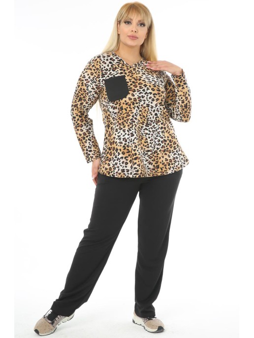 Patogus laisvalaikio kostiumas su gyvūnų kailio raštais Patogus laisvalaikio kostiumas su gyvūnų kailio raštais