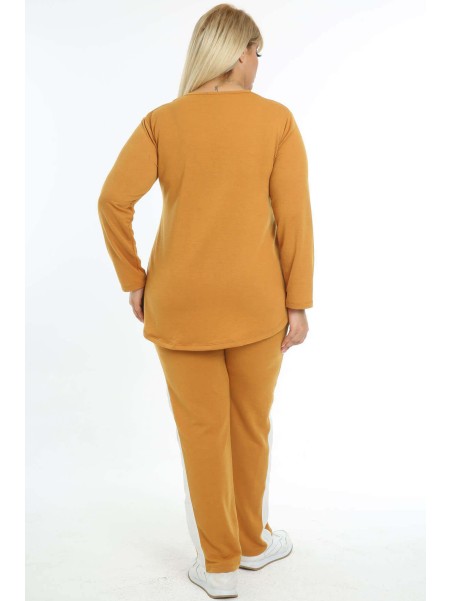 Kollane vabaaja ülikond