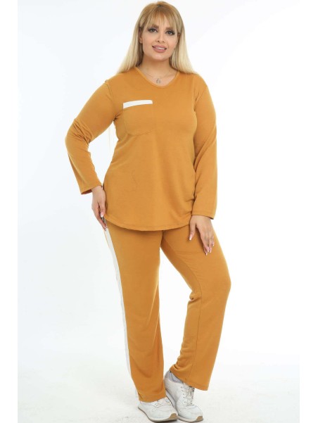 Kollane vabaaja ülikond