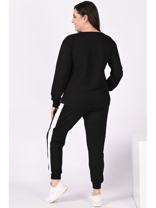 Moteriškas kostiumėlis sportui bei laisvalaikiui Moteriškas kostiumėlis sportui bei laisvalaikiui