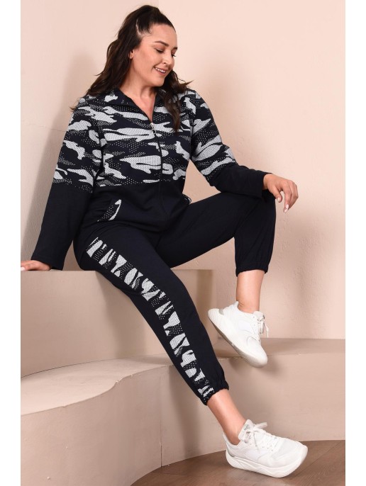 Naiste tõmblukuga dressid Naiste tõmblukuga dressid