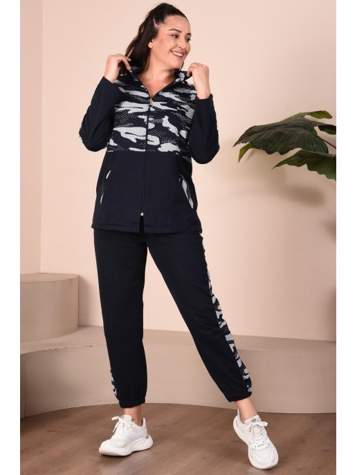 Sieviešu treniņtērps ar rāvējslēdzēju Sieviešu treniņtērps ar rāvējslēdzēju