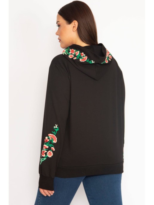 Džemperis ar kapuci un aplikācijām