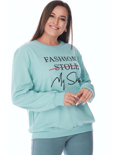 Простой базовый джемпер без капюшона.