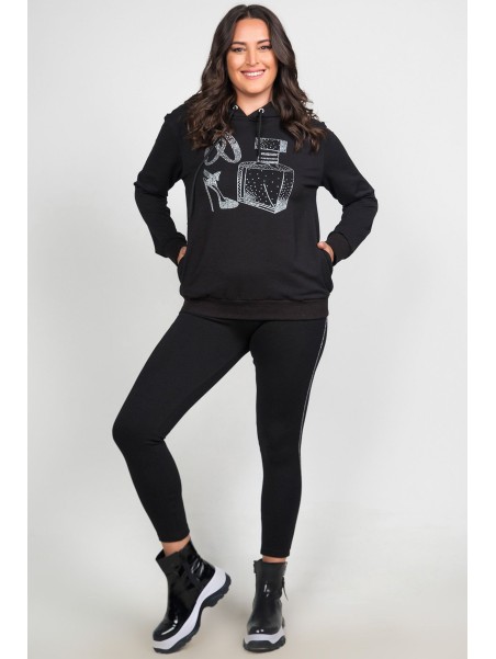 Moodne tsirkoon-aplikatsiooniga džemper