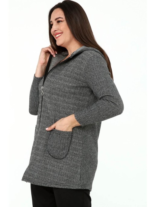 Женский джемпер на молнии и карманах. Женский джемпер на молнии и карманах.