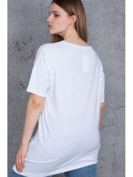 Белая женская футболка с короткими рукавами