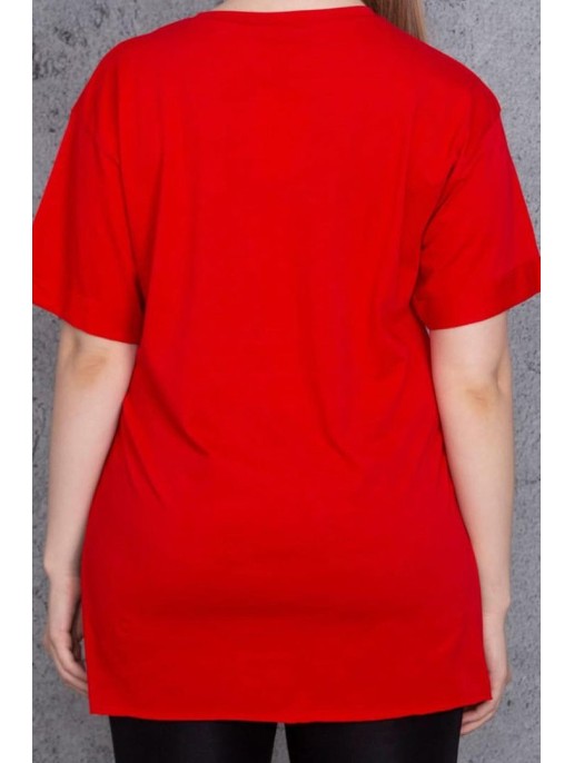 Raudoni marškinėliai su aplikacija Raudoni marškinėliai su aplikacija