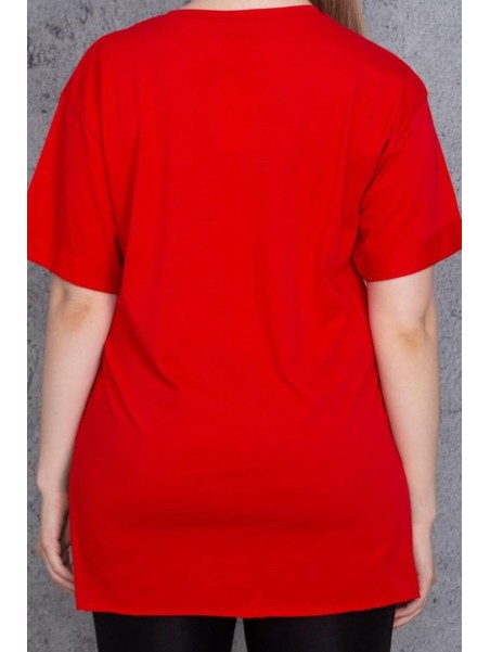 Красная футболка с аппликацией