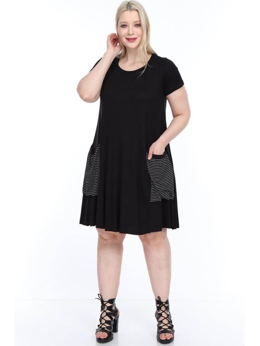 Juoda suknelė Juoda suknelė