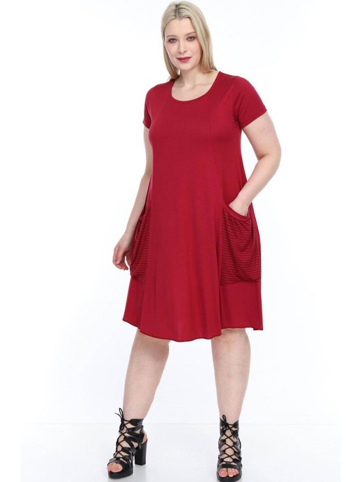 Lühikeste varrukatega tumepunane kleit Lühikeste varrukatega tumepunane kleit