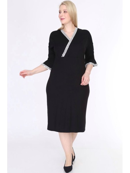 Elegantiška juoda suknelė su apvadais